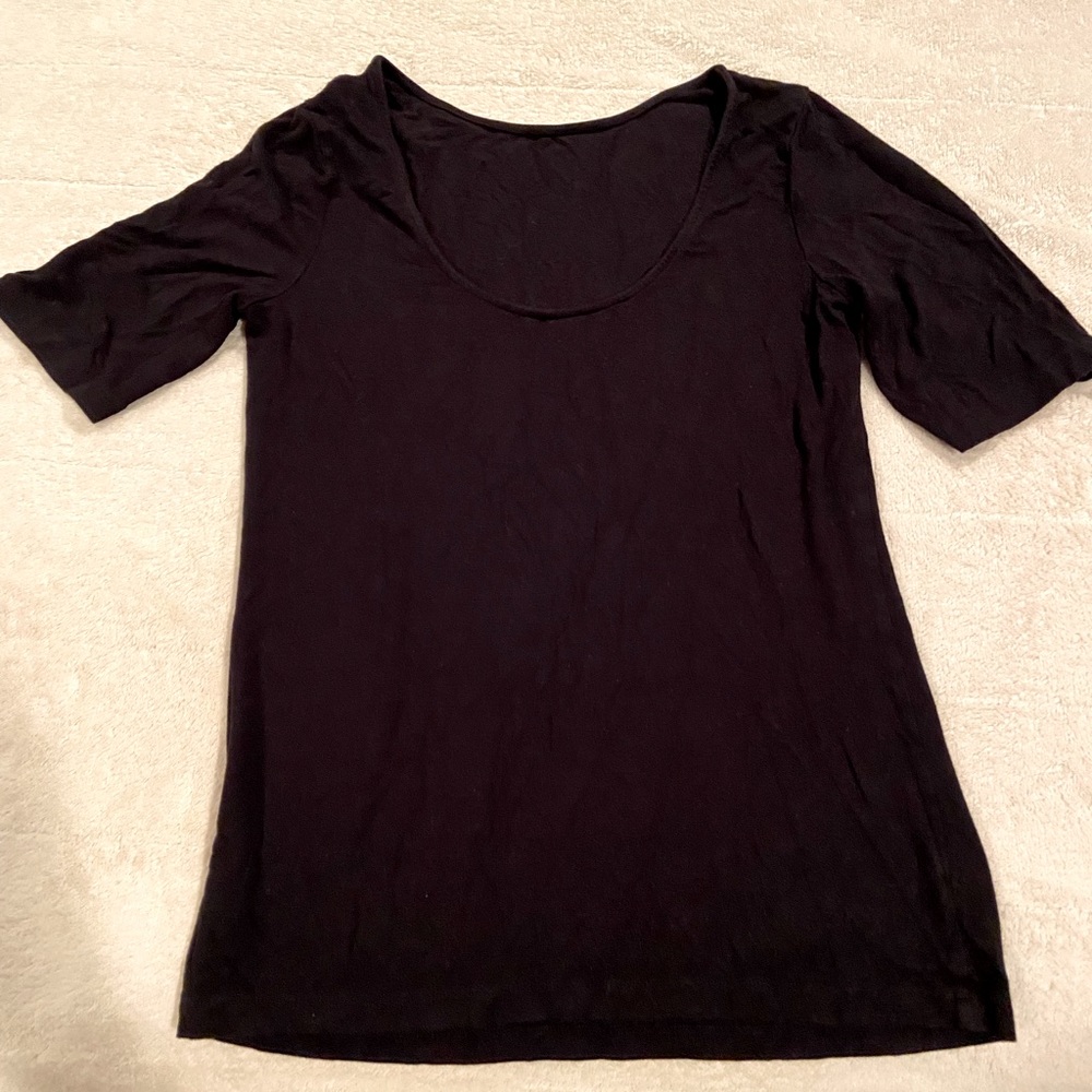 Comfy top, fitted. A new day brand